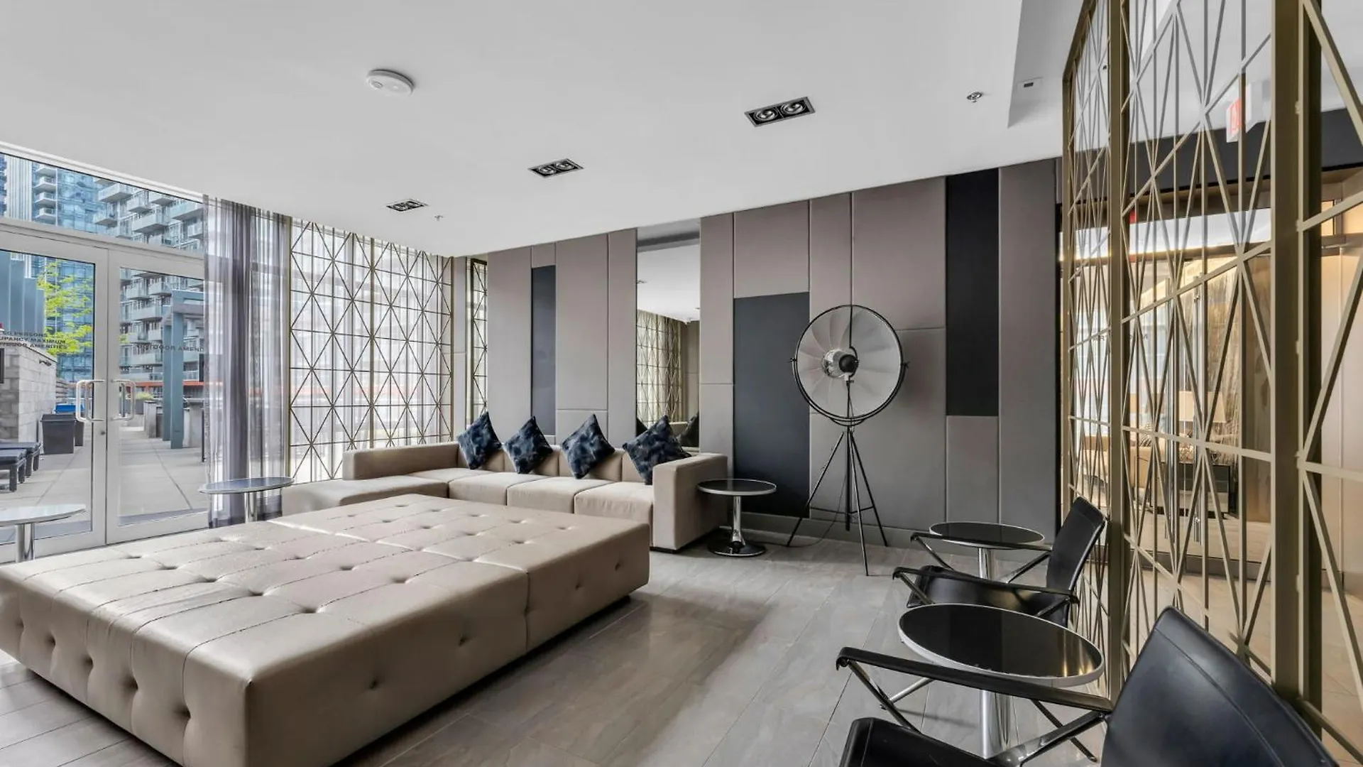 Deluxe 1Br Suite With Bird'S Eye Cn Tower Views Toronto