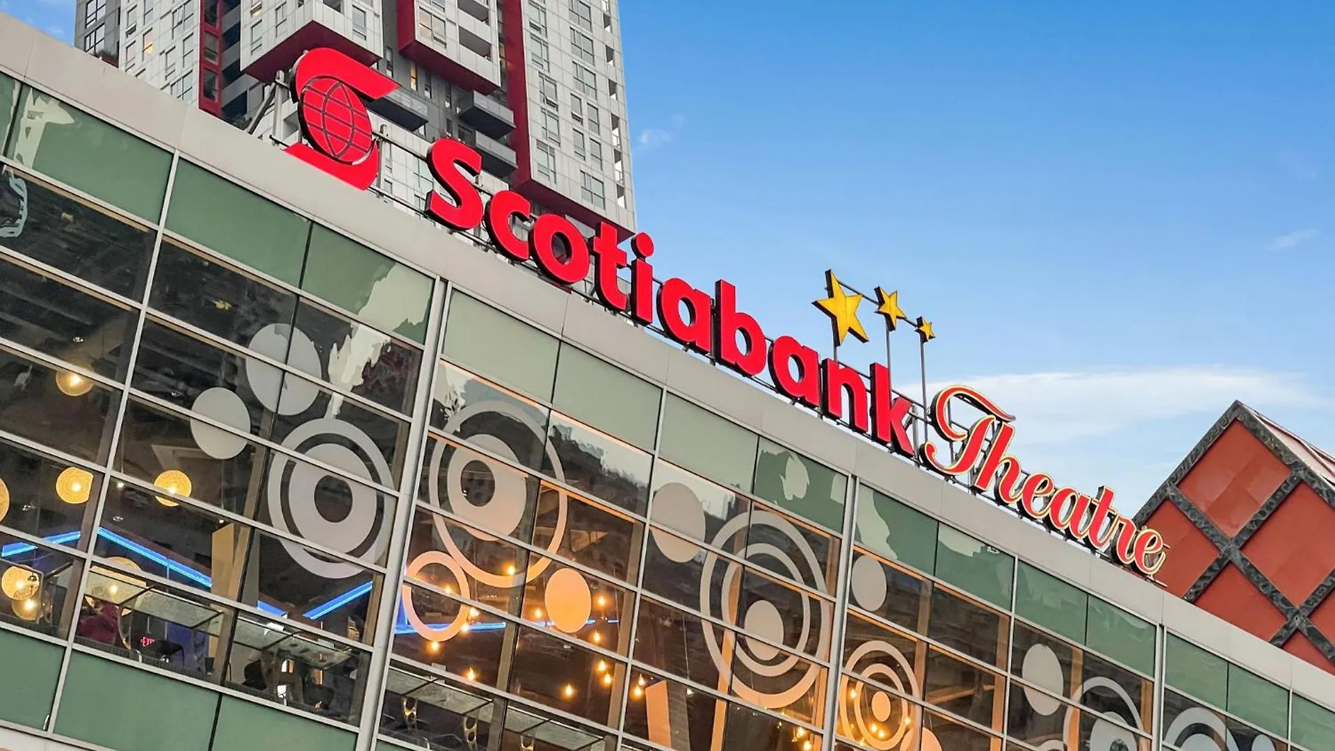 Deluxe 1Br Suite With Bird'S Eye Cn Tower Views Toronto Canada