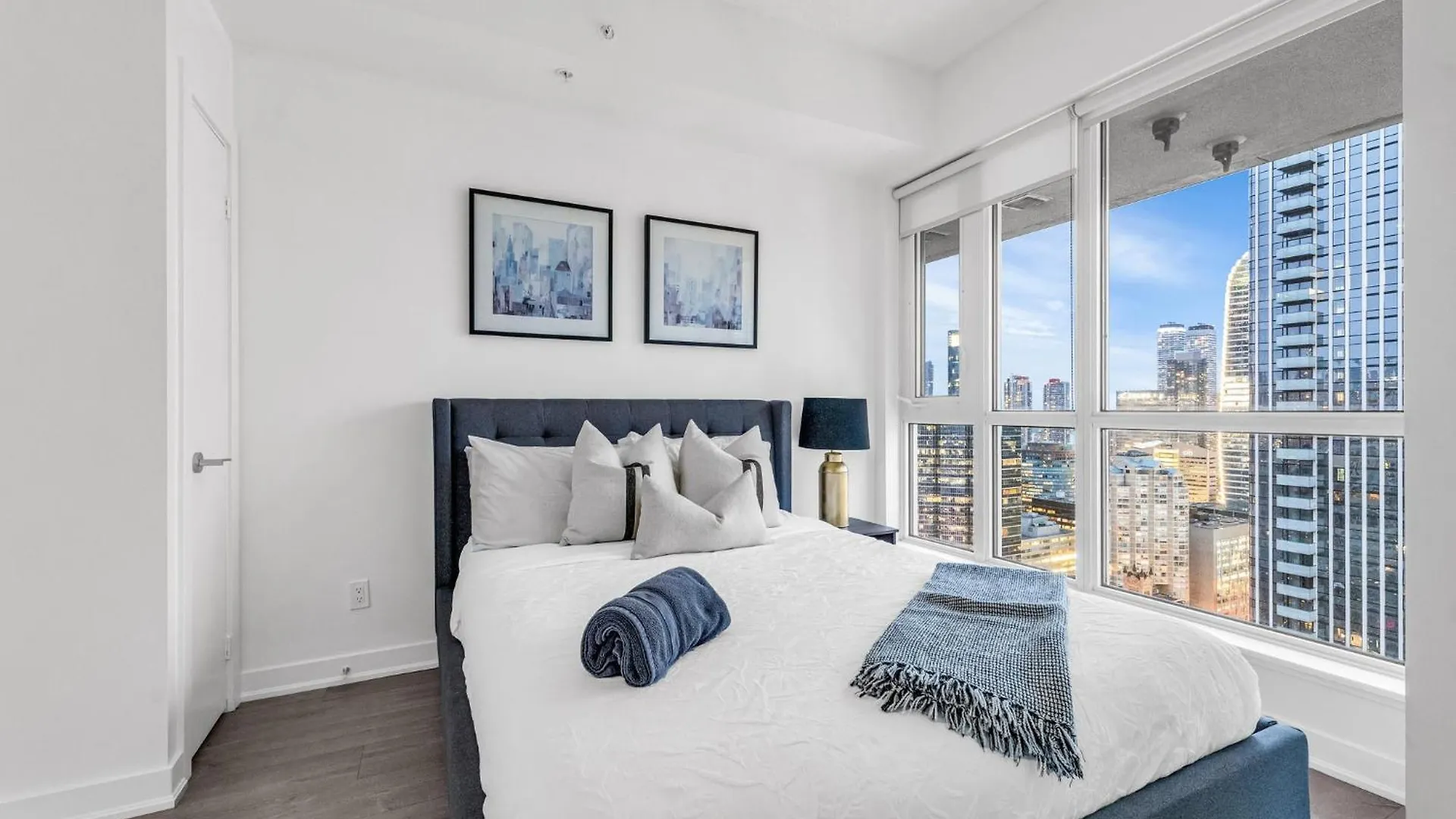 Deluxe 1Br Suite With Bird'S Eye Cn Tower Views Toronto