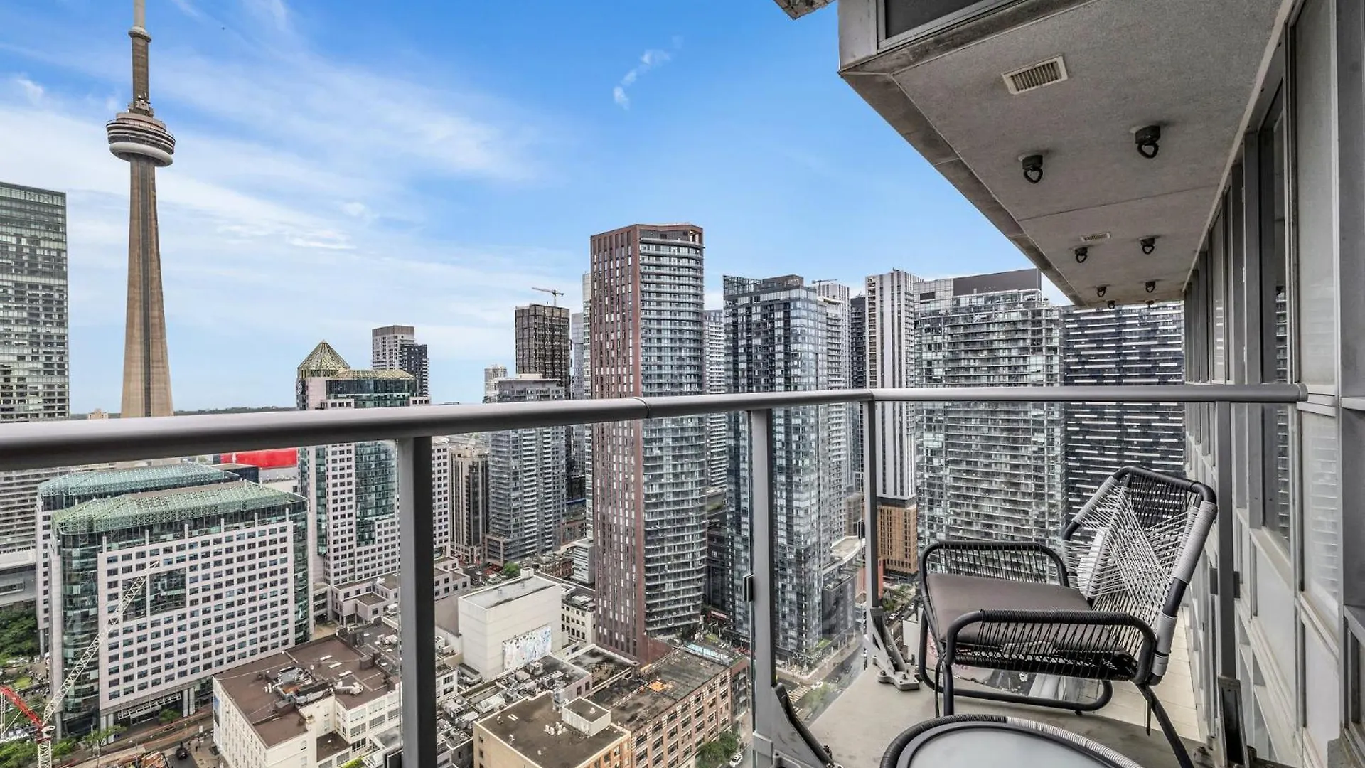 Deluxe 1Br Suite With Bird'S Eye Cn Tower Views Toronto 0*,