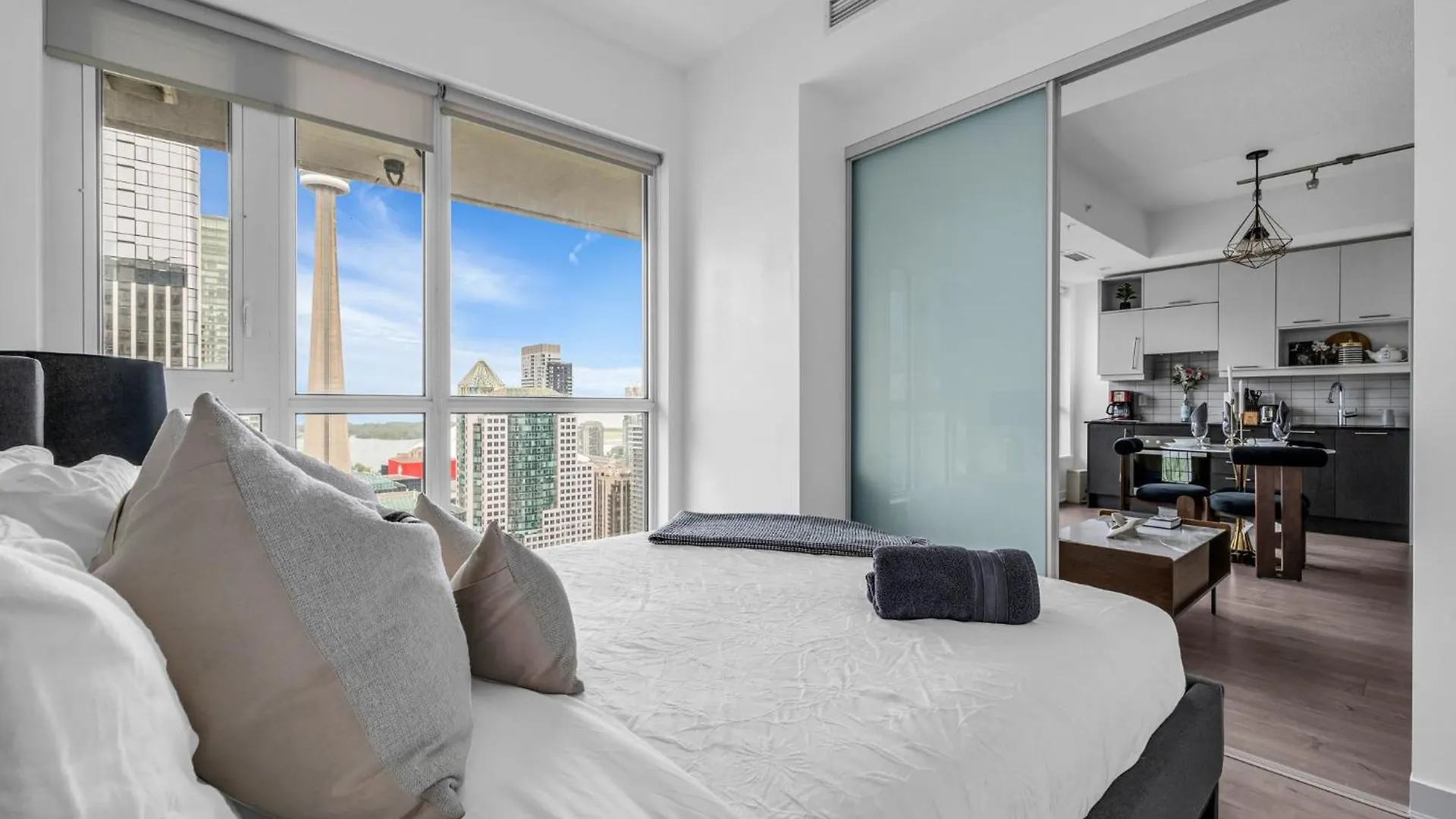 Deluxe 1Br Suite With Bird'S Eye Cn Tower Views Toronto 0*,