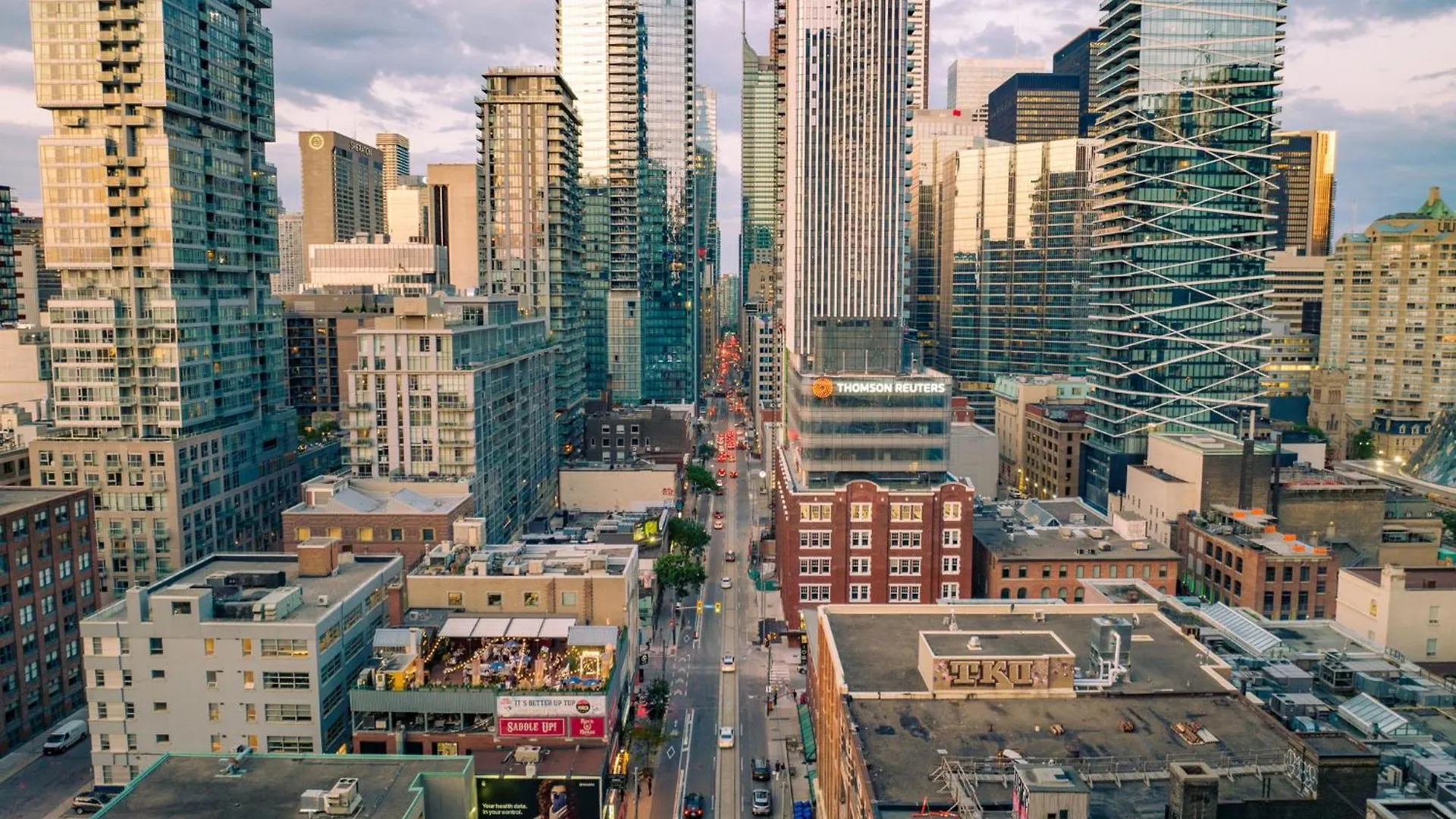 Deluxe 1Br Suite With Bird'S Eye Cn Tower Views Toronto Canadá