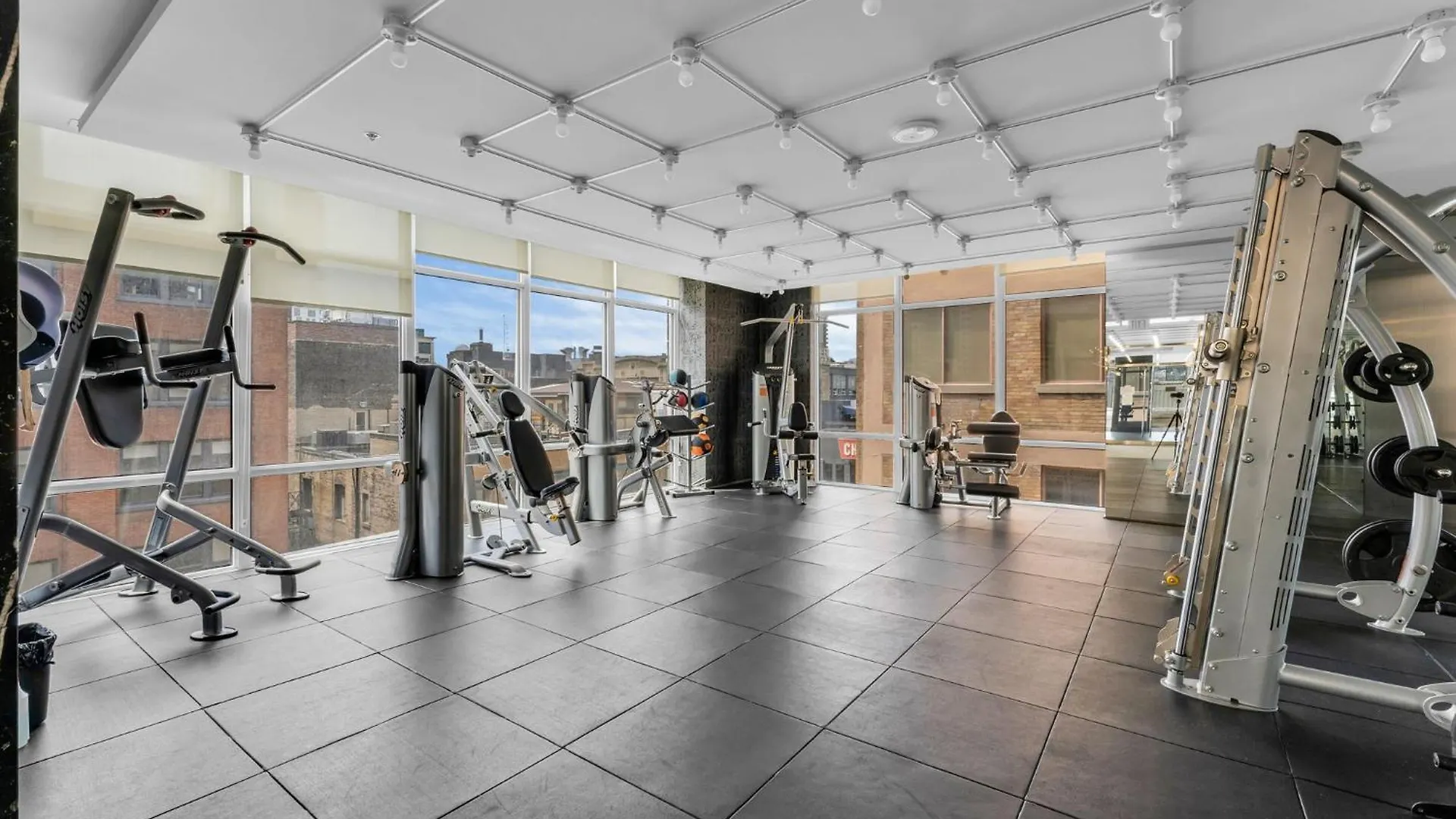 Deluxe 1Br Suite With Bird'S Eye Cn Tower Views Toronto Canada