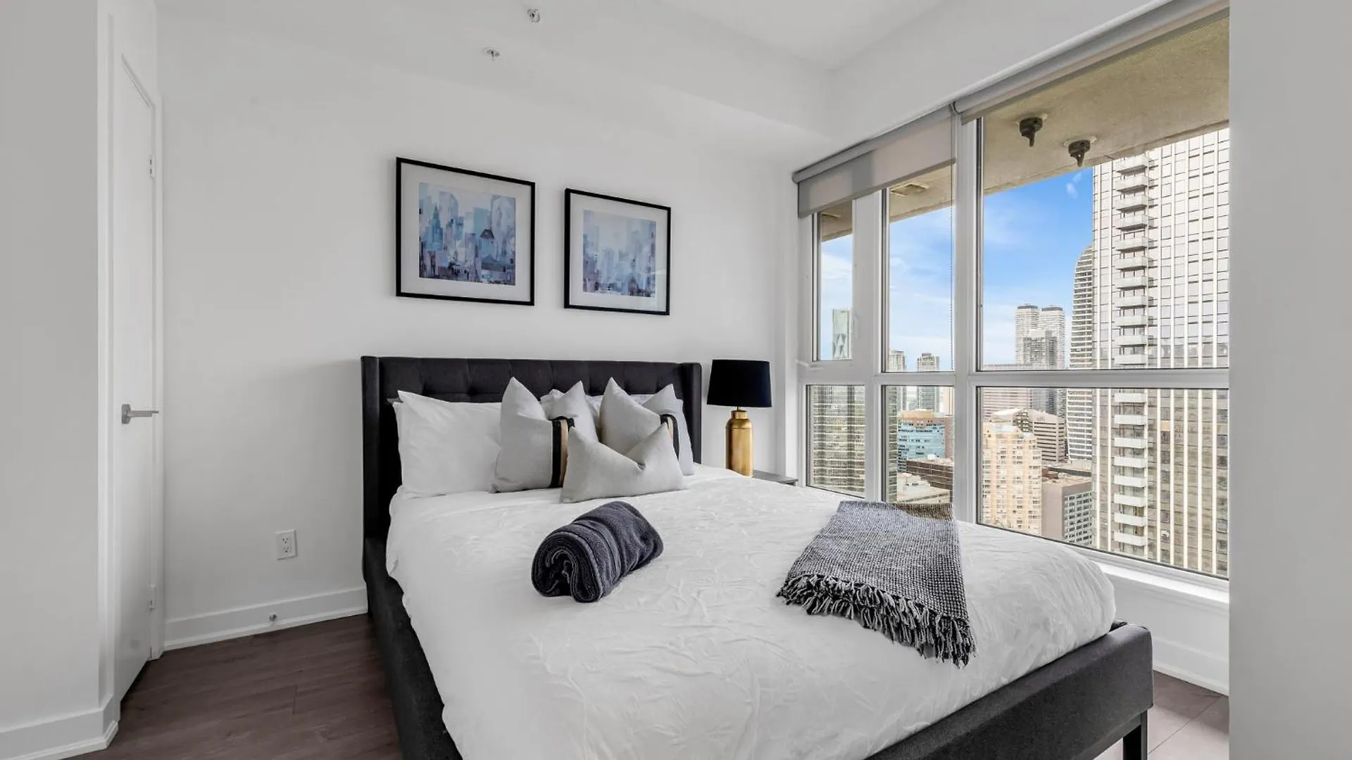 Deluxe 1Br Suite With Bird'S Eye Cn Tower Views Toronto Appartement