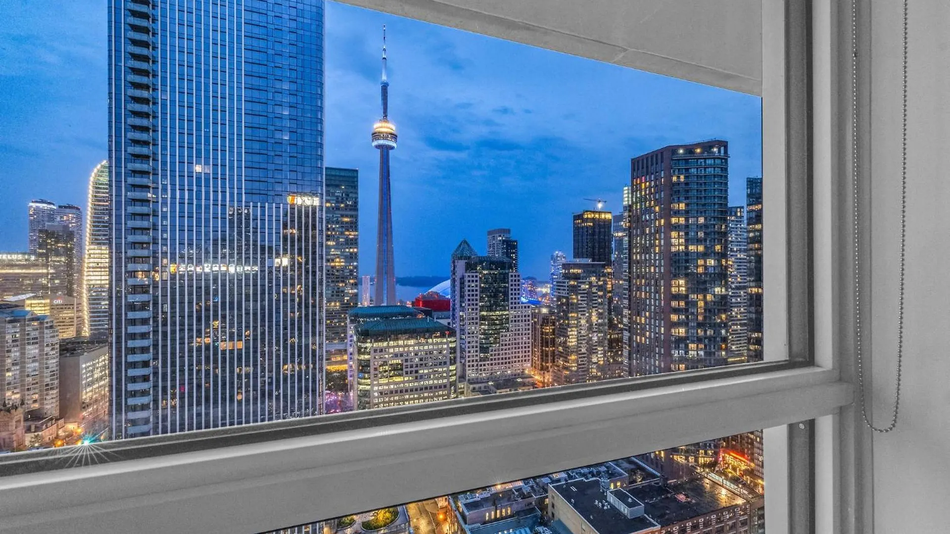 Deluxe 1Br Suite With Bird'S Eye Cn Tower Views Toronto Appartement