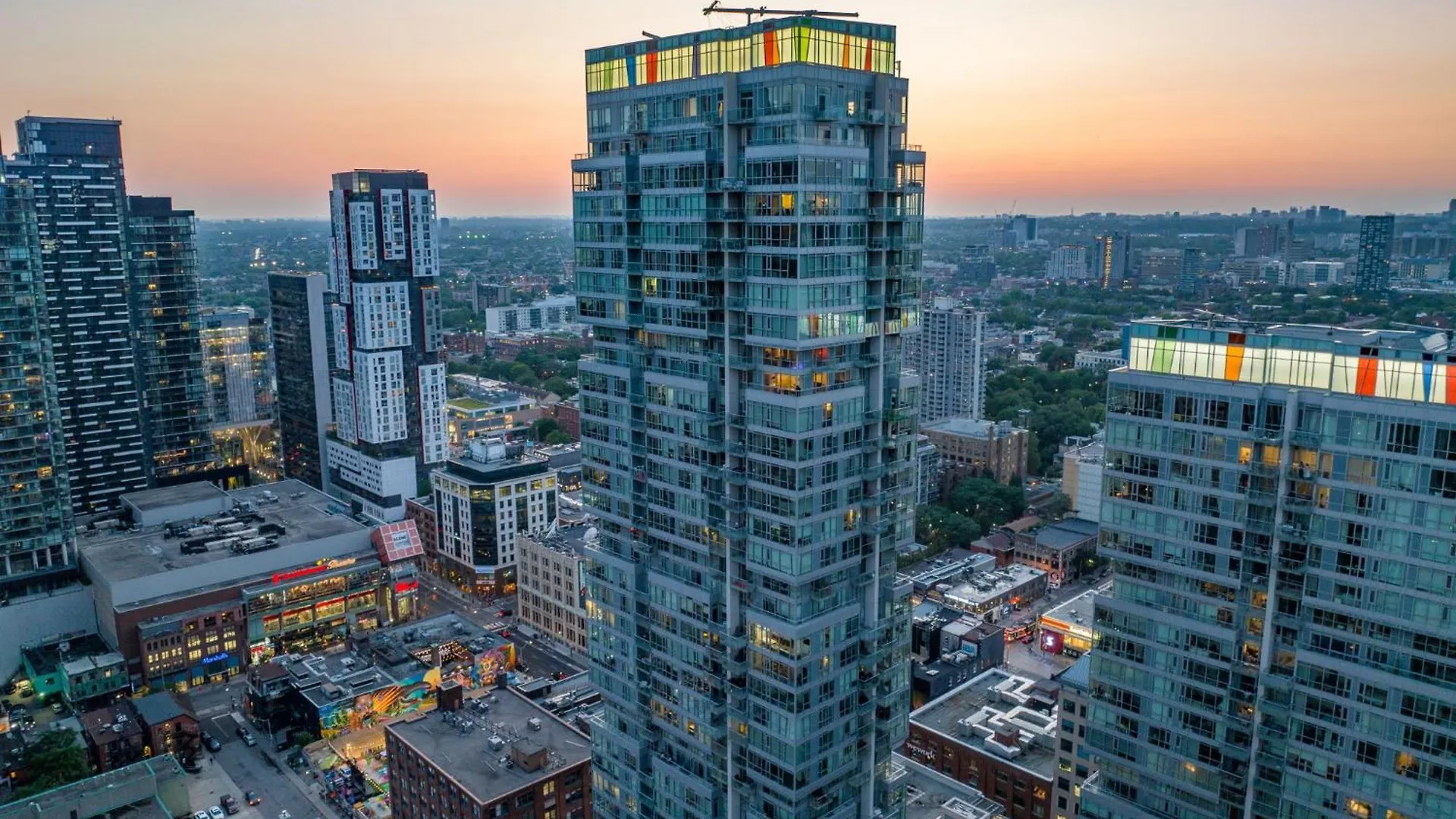 Appartement Deluxe 1Br Suite With Bird'S Eye Cn Tower Views Toronto